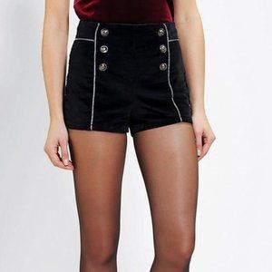 ❤️ UO Écoté Velvet Pinup Shorts